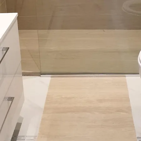 Spacious & Lovely - 4 Queen Bed 公寓