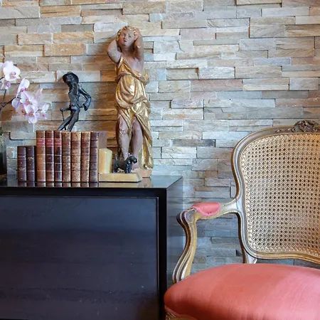Porta Venezia- Design Apartment, 2-bedrooms, Netflix, Wifi * ミラノ