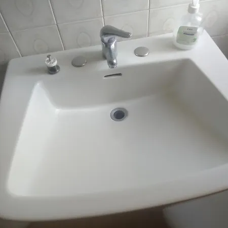 Double 700 Meter From The Stadium Uguale Inserzione Like The Brochures Casa de hóspedes