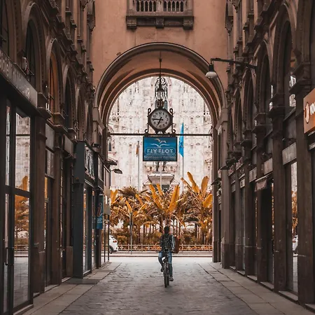 Max Brown Missori, Part Of Sircle Collection 4* Milano