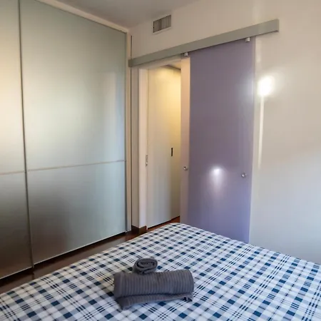 Bastia Rm Up To 4 Guests - In The Heart Of Scalo Romana, Olimpico, Prada, Bocconi And Easy Access To Forum Assago, Ieo, Ied, Duomo, San Siro Milan