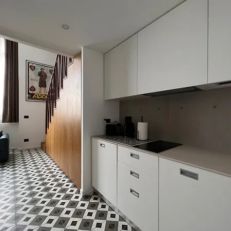 Апартаменты Legacy Of Milan, A Stylish Mini Loft Милан