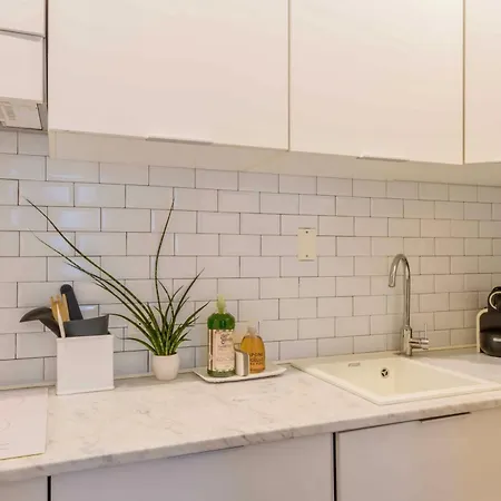 Apartment Aida *