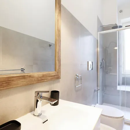 Adelaide Elegant Apartment Milan
