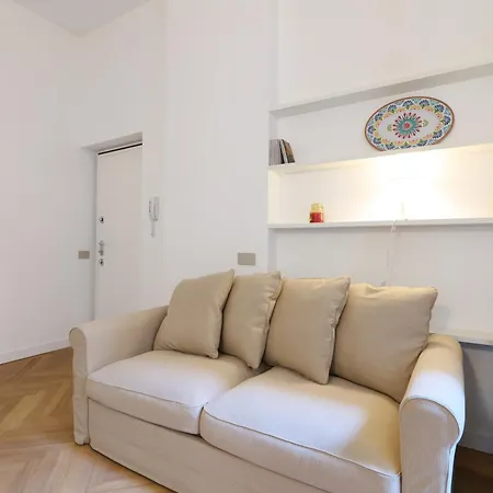 Elegant In Repubblica Brera *