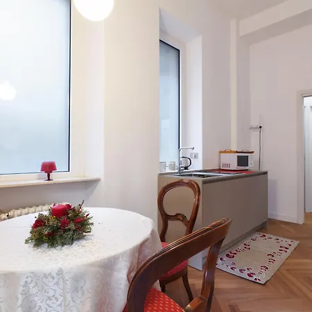 Elegant In Repubblica Brera *