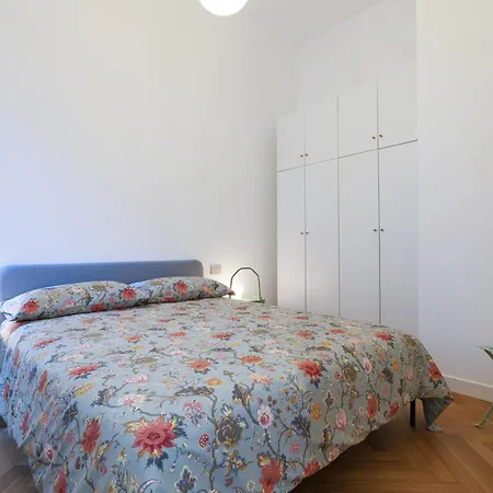 Elegant In Repubblica Brera