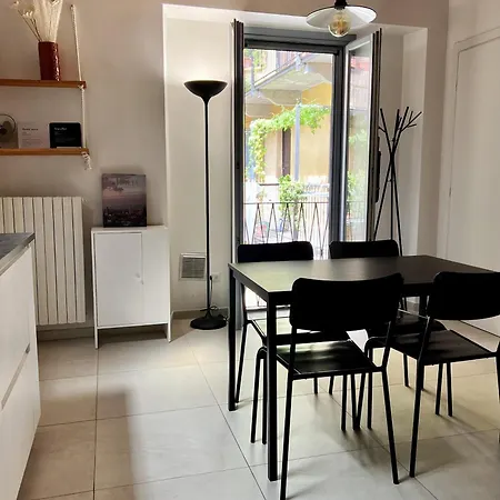 Bilocale Su Corte Milanese Διαμέρισμα Μιλάνο