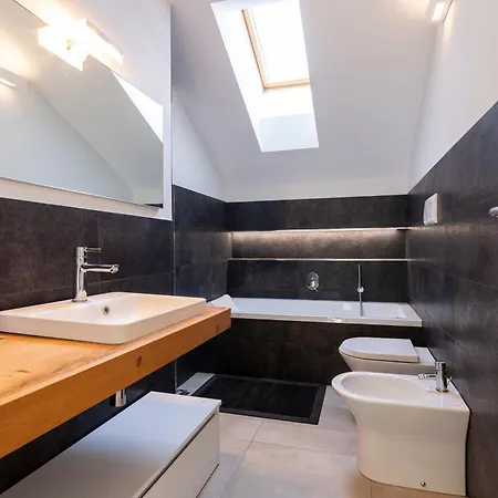 Wolvesdensuite Con Terrazzi E Garage Gratuito Milano