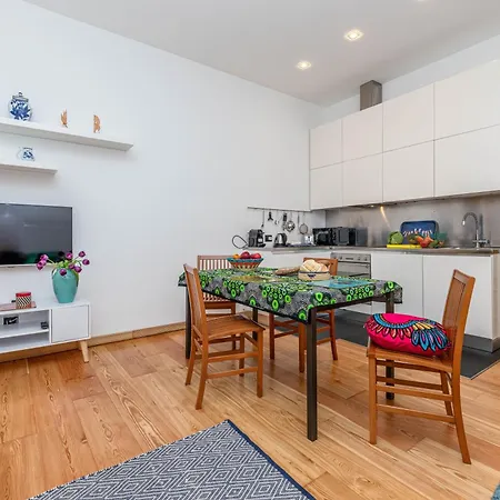Quiet House In A Lively Area! Apartment
