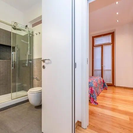 דירה Quiet House In A Lively Area! *