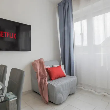 Corso Como-bosco Verticale Con Balcone *