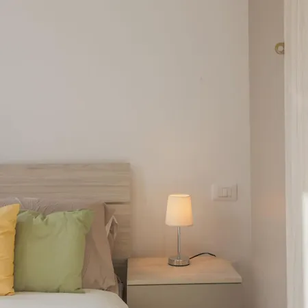 Corso Como-bosco Verticale Con Balcone ミラノ