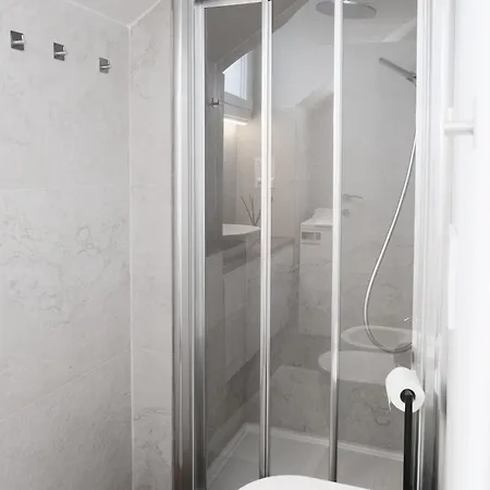 Apartment Comecasa Attic 3 Min Walk From Duomo