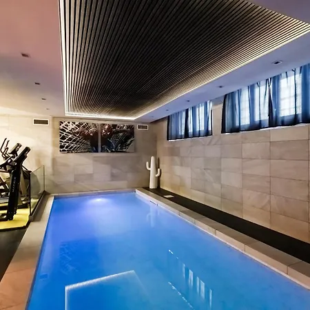 N18 Luxury Boutique With A Private Pool & Spa Apartment