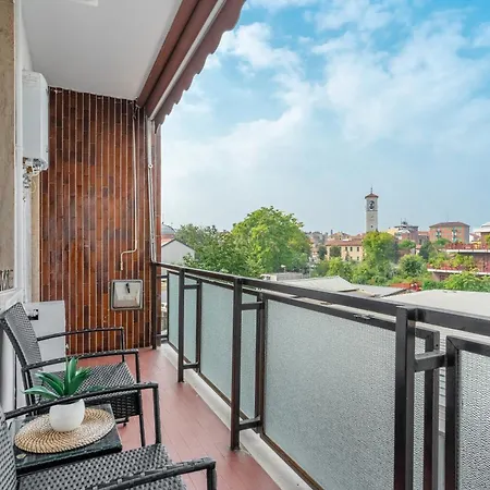 Pa211 -crescenzago- Romantic - Elegant - Large Apartment
