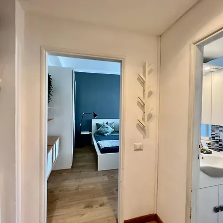 Cozy 3 Km Away From Duomo *