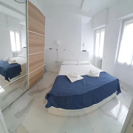 Apartment Reali Bonaccini Milan