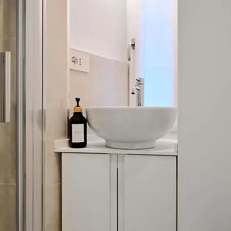 Repubblica Iii-hosted By Sweetstay Милан