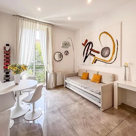 Casa Alberto Da Giussano, Elegante Bilocale In Centro Con Balcone Sul Parco * Milano