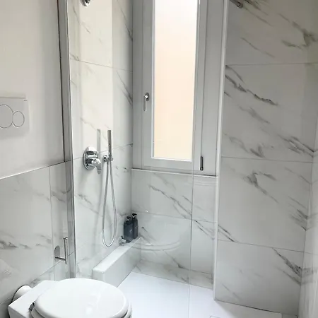Ampio Bilocale Zona Navigli דירה *