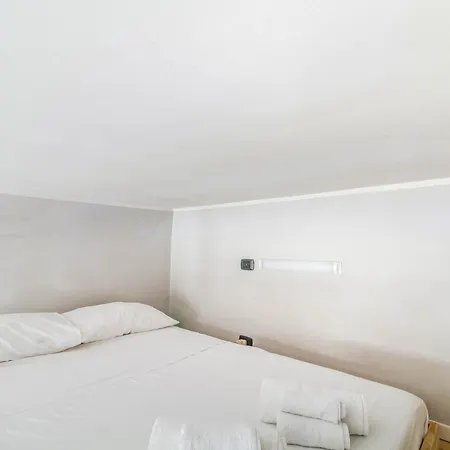 Domusmi Leoncavallo-43 Daire *