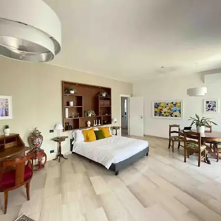 Lejlighed Fidias House *