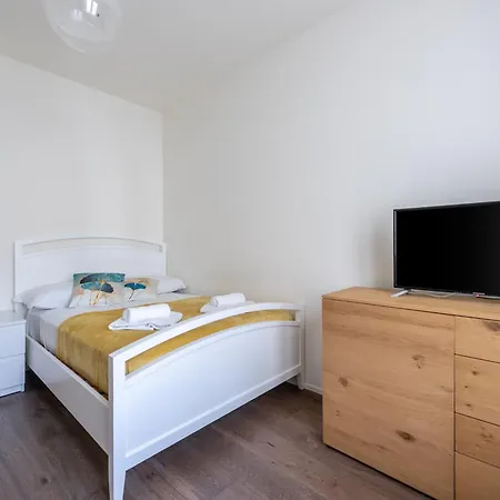 Santa Sofia House - Duomo Apartman *