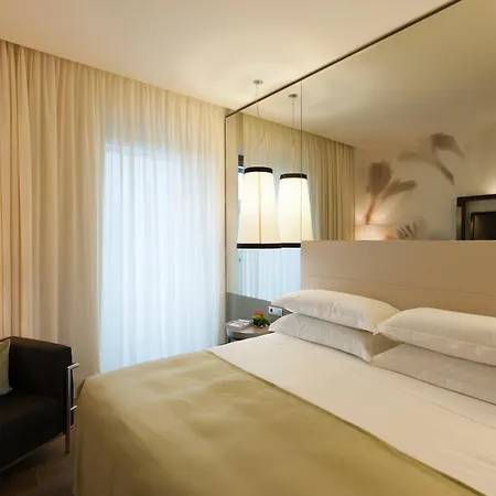 Hotel Starhotels Echo 4*
