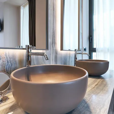 Luxury In Bosco Verticale Isola Apartment *
