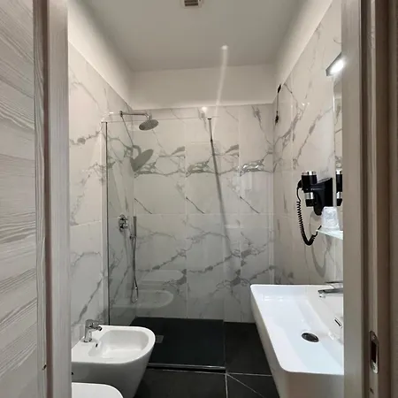 萨拉酒店 2* 米兰