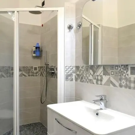 Wonderful Flat Center *