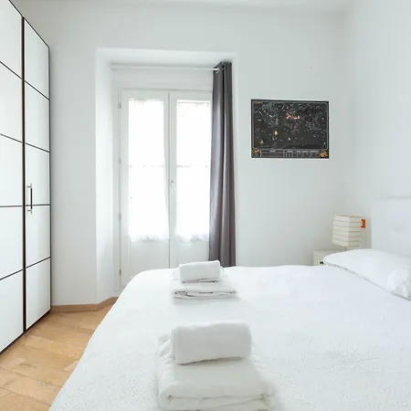 Easytopstay - Porta Romana Comfy 아파트