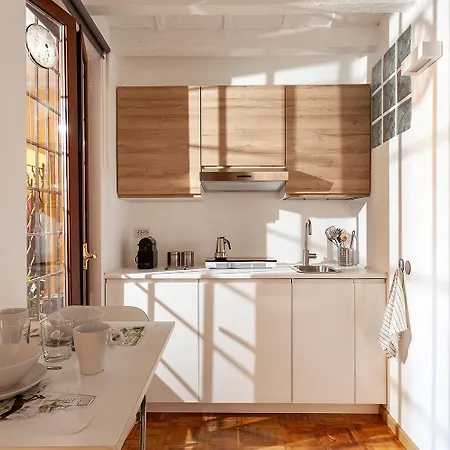 Porta Ticinese - Navigli *