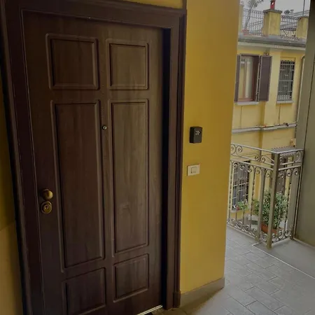 Daire Super Modern And Design Apartment, A Due Passi Dai Navigli