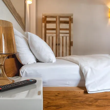 Luxury Cozy By Station - Cafe Apartment *