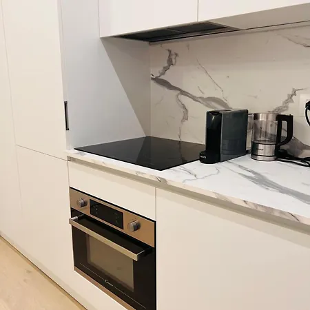 - Charlize - In The Heart Of Apartment