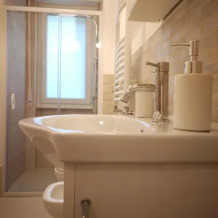 Apartment Large New Stylish Studio Apt - Metro Fast Wifi A/c