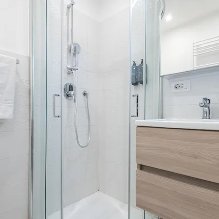 Isola - Flat Milan