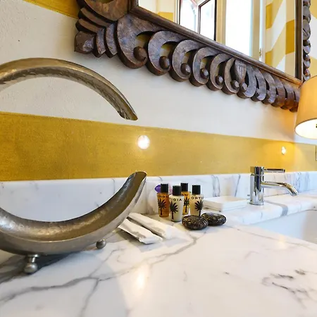 Prestige Boutique - Montenapoleone 4*