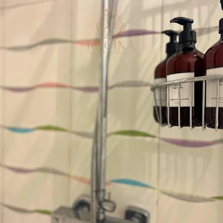 Regina In Crocetta - Sky Tv, Wifi E Breakfast Box Apartment