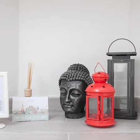 아파트 Amazing And New Penthouse In Center 밀라노