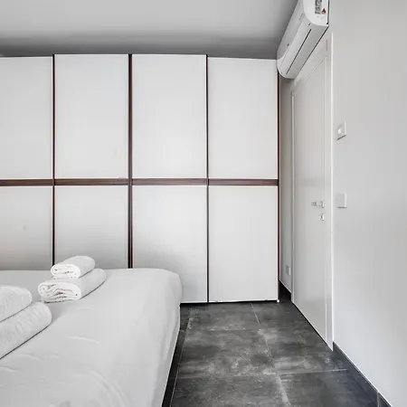 Just Urban - Modern 1br With Terrace - 10 Min M4 To Duomo Διαμέρισμα