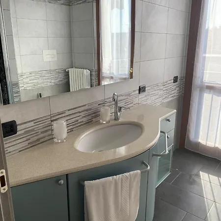 דירה Comasina Charme With Terrace מילאנו