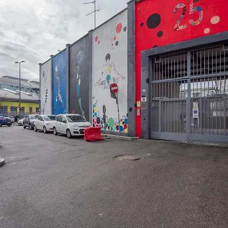 Xenia - Bright Loft In Bovisa Area Milaan