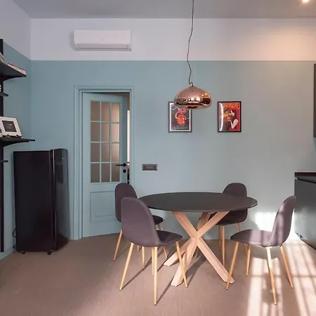 Tiffany Cozy Flat Milan