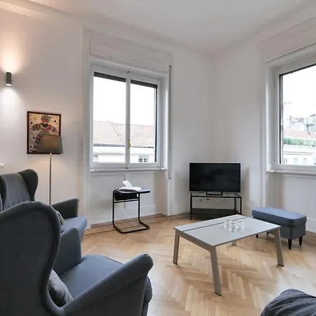 Contempora - Trilocale Podgora 10 Daire *
