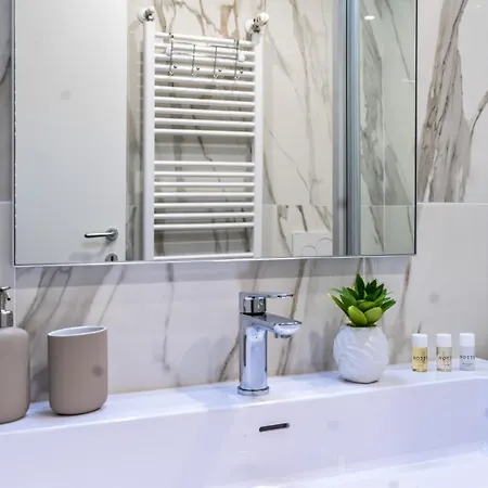 Free Parking - Duomo Centro Modern - Private Gym - Metro *