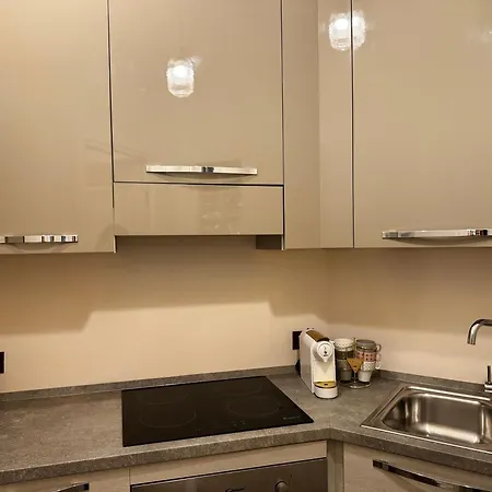 Regina In Verona - Sky Tv, Wifi E Breakfast Box Milano