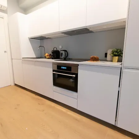 Διαμέρισμα Ihost Luxury -private Parking- Plana 4 *